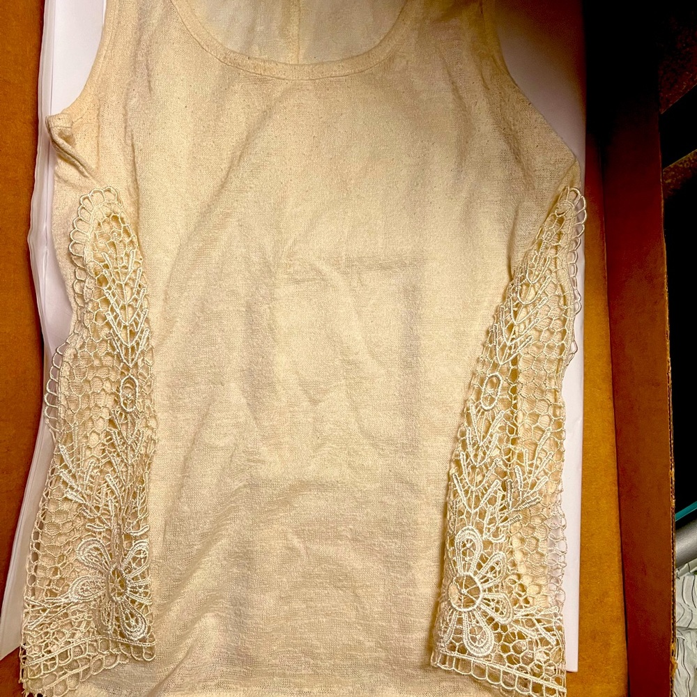 Hi-lo top with lace sides